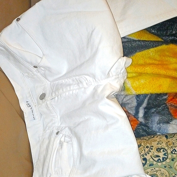 Ann Taylor, LOFT, WHITE Relaxed skinny jeans, size: 2 or 26 - Picture 3 of 8